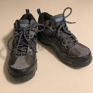 Brahma Women’s Sneaker NWOT